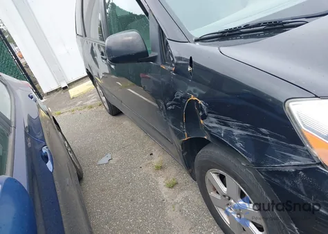 2010 Toyota Sienna Le z USA, uszkodzony, nr VIN 5TDKK4CCXAS306217